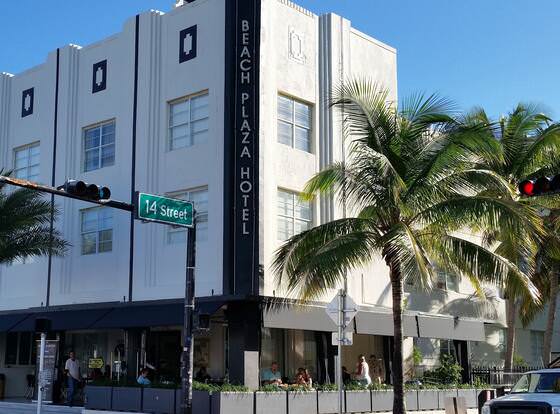 South Beach Plaza Hotel allows check-in for 18 year-old guests
