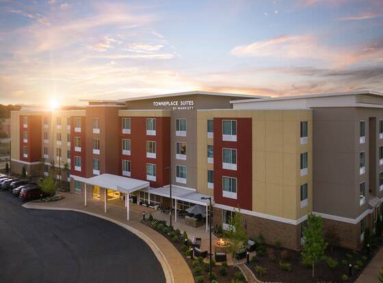 TownePlace Suites by Marriott Memphis Olive Branch allows check-in for 18 year-old guests