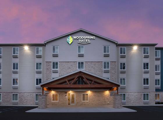 WoodSpring Suites Atlanta Stockbridge allows check-in for 18 year-old guests