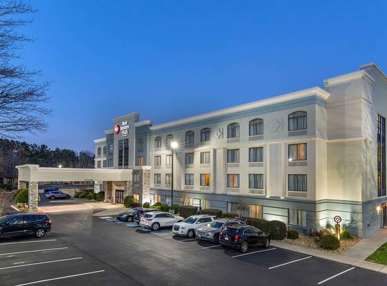 Best Western Plus Dalton Inn allows check-in for 18 year-old guests