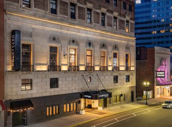 Courtyard by Marriott Boston Downtown allows check-in for 18 year-old guests