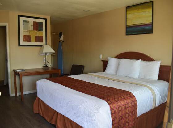 Budget Inn Motel allows check-in for 18 year-old guests