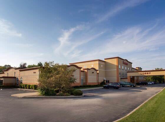 Ramada by Wyndham Glendale Heights/Lombard allows check-in for 18 year-old guests