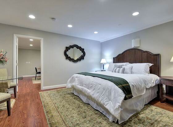 Stanford Terrace Inn allows check-in for 18 year-old guests