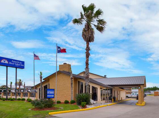 Americas Best Value Inn West Columbia allows check-in for 18 year-old guests