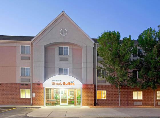Sonesta Simply Suites Salt Lake City Airport allows check-in for 18 year-old guests