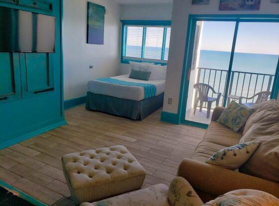 The Palace 1601 allows check-in for 18 year-old guests