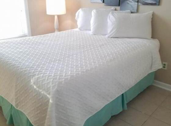 Garden City Unit G1 allows check-in for 18 year-old guests