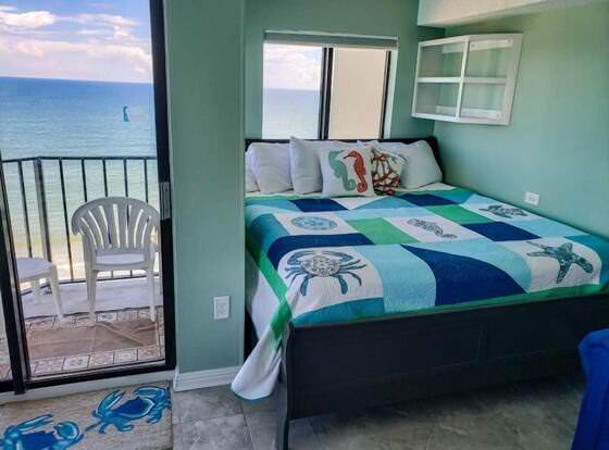 The Palace 1404 allows check-in for 18 year-old guests