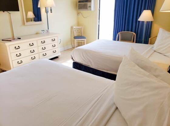 Sea Mist 50403 allows check-in for 18 year-old guests