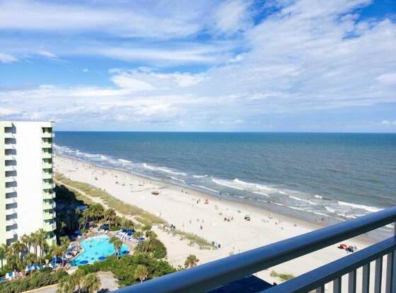 Sea Mist 51404 allows check-in for 18 year-old guests