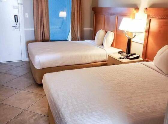 Landmark 433 allows check-in for 18 year-old guests