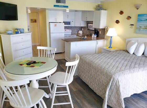 The Palace 2102 allows check-in for 18 year-old guests