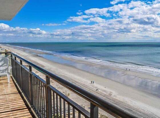 Bluewater 905 allows check-in for 18 year-old guests