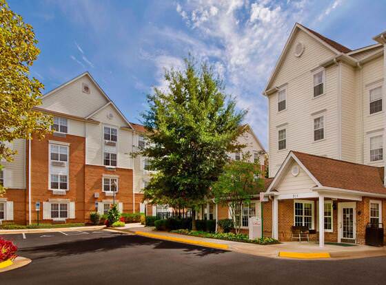 Sonesta Simply Suites Falls Church allows check-in for 18 year-old guests