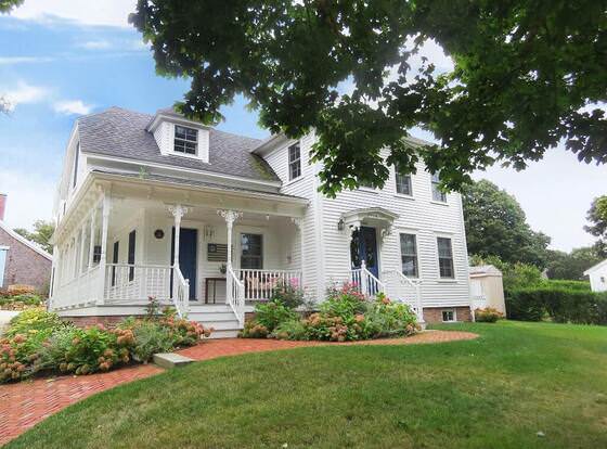 411 Stage Harbor Road - Six Bedroom House allows check-in for 18 year-old guests
