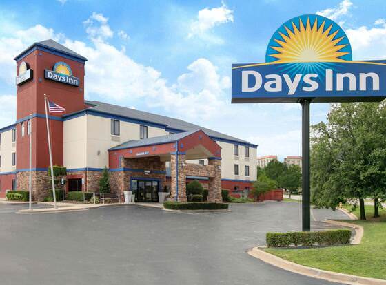 Days Inn by Wyndham Tulsa Central allows check-in for 18 year-old guests
