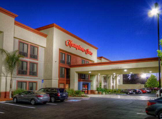 Hampton Inn Fremont allows check-in for 18 year-old guests