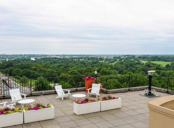 Parc - Warm CWE Apts near BJC by Zencity allows check-in for 18 year-old guests