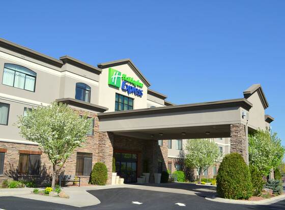 Holiday Inn Express Hotel & Suites Bozeman West, an IHG Hotel allows check-in for 18 year-old guests