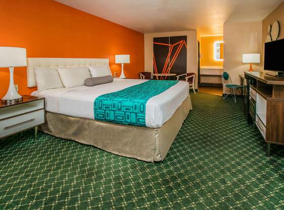 Howard Johnson by Wyndham Flagstaff I-40 East Lucky Lane allows check-in for 18 year-old guests