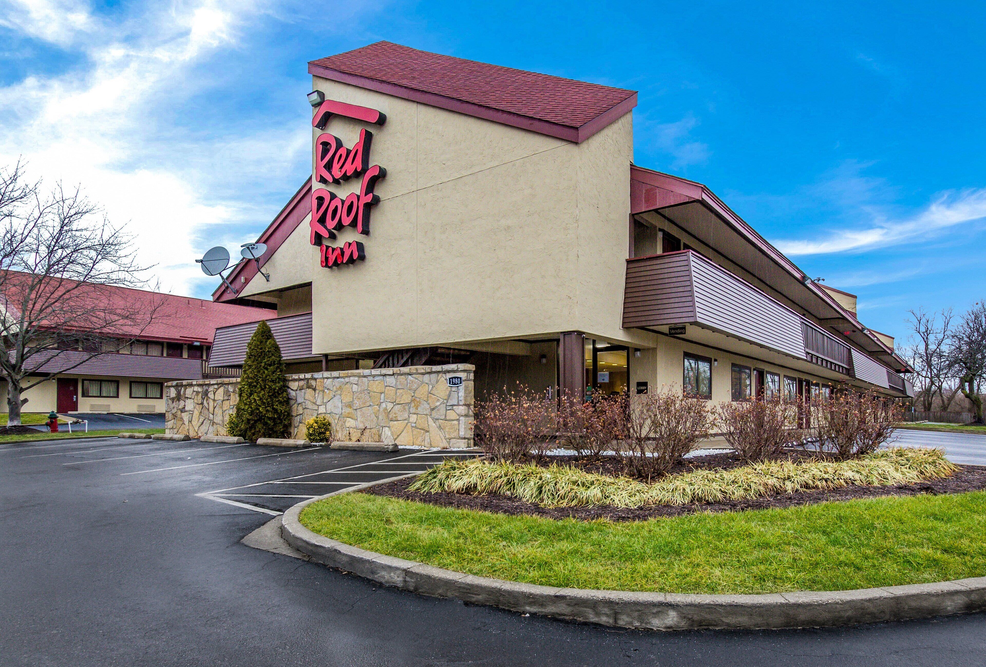 Red Roof Inn Lexington allows check-in for 18 year-old guests