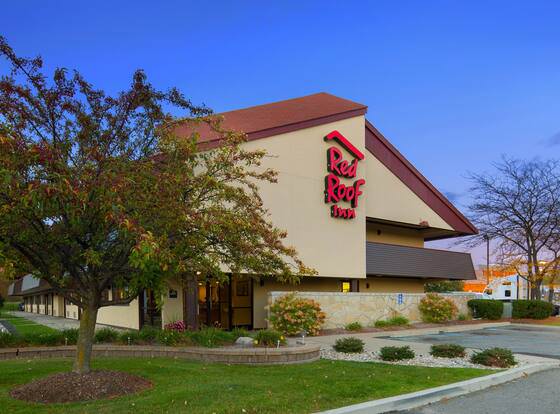 Red Roof Inn Detroit Metro Airport - Taylor allows check-in for 18 year-old guests