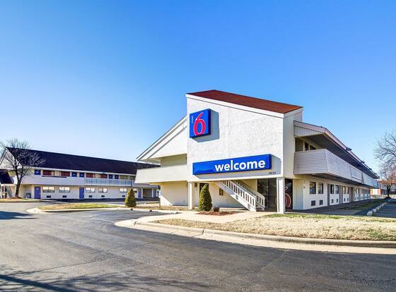 Motel 6 Springfield, MO - North allows check-in for 18 year-old guests