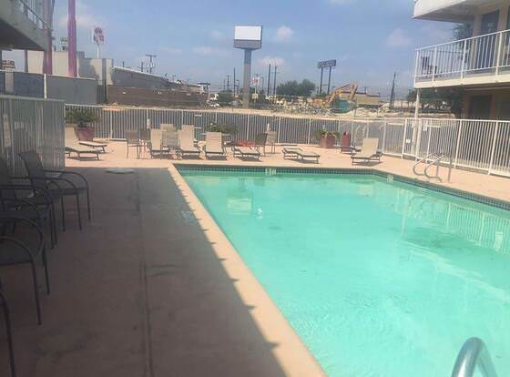 Travelodge by Wyndham San Antonio Lackland AFB North allows check-in for 18 year-old guests