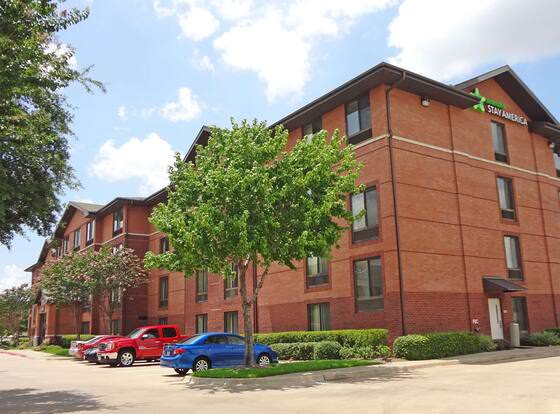 Extended Stay America Suites Houston Westchase Westheimer allows check-in for 18 year-old guests