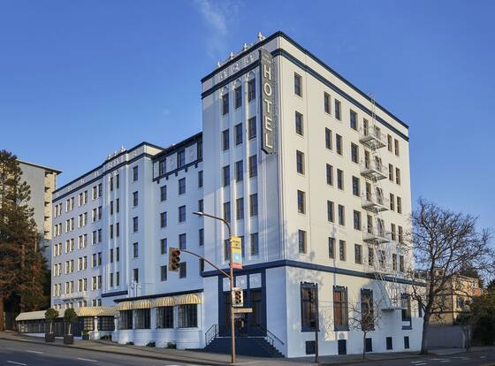 Graduate Berkeley allows check-in for 18 year-old guests