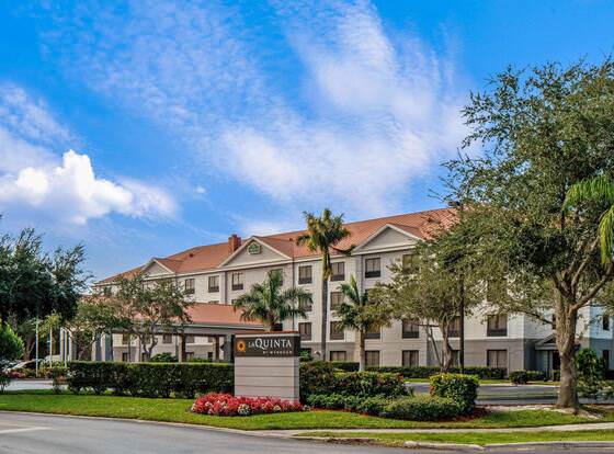 La Quinta Inn & Suites by Wyndham Bonita Springs Naples N. allows check-in for 18 year-old guests