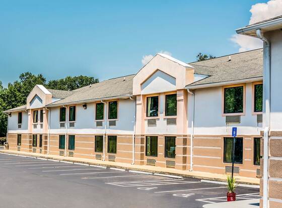 Quality Inn allows check-in for 18 year-old guests