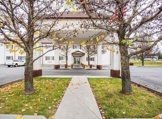 Quality Inn allows check-in for 18 year-old guests