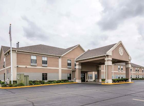 Days Inn by Wyndham Kentland allows check-in for 18 year-old guests
