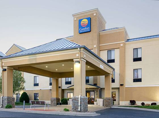 Comfort Inn & Suites allows check-in for 18 year-old guests