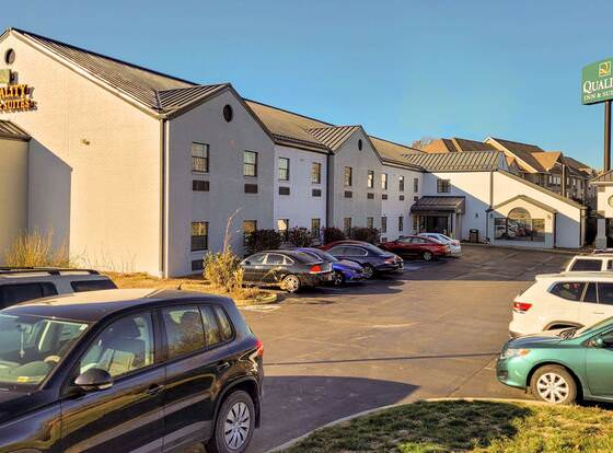 Quality Inn & Suites Columbia I-70 allows check-in for 18 year-old guests