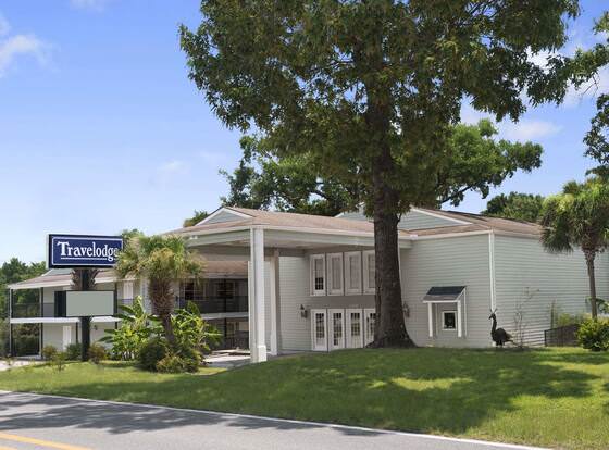 Travelodge by Wyndham Ocean Springs allows check-in for 18 year-old guests