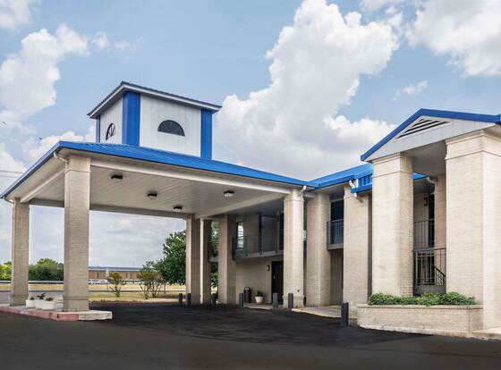 Days Inn by Wyndham Killeen Fort Hood allows check-in for 18 year-old guests