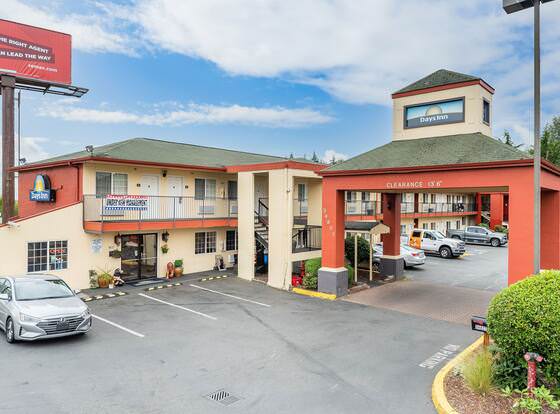 Days Inn by Wyndham Federal Way allows check-in for 18 year-old guests