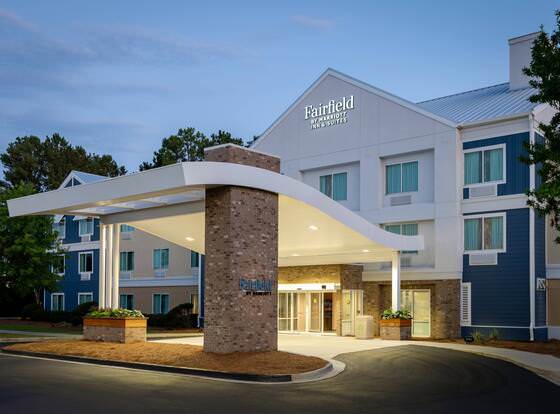 Fairfield Inn By Marriott Savannah Airport allows check-in for 18 year-old guests