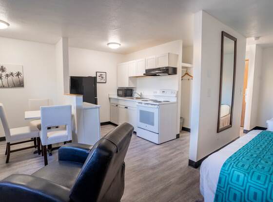 Kennewick Inn & Suites Tri Cities allows check-in for 18 year-old guests