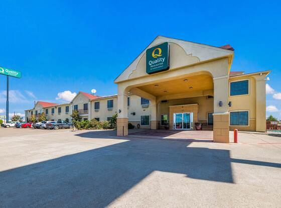 Quality Inn & Suites Terrell allows check-in for 18 year-old guests