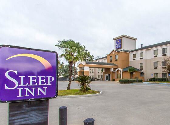 Sleep Inn Lafayette West allows check-in for 18 year-old guests