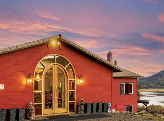 Quiet Mind Mountain Lodge, Retreat and Spa allows check-in for 18 year-old guests