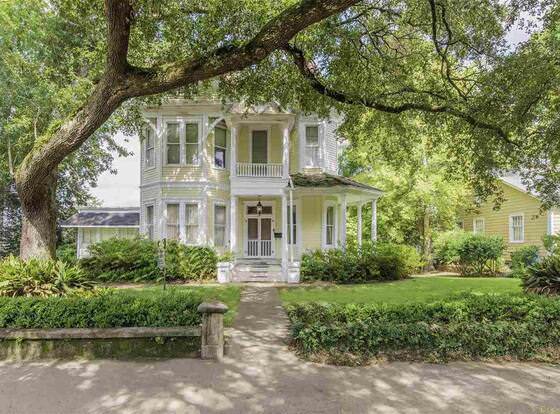 Regalia at the Mose Beer House allows check-in for 18 year-old guests
