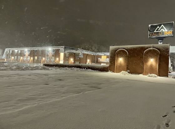 Val-U Inn allows check-in for 18 year-old guests