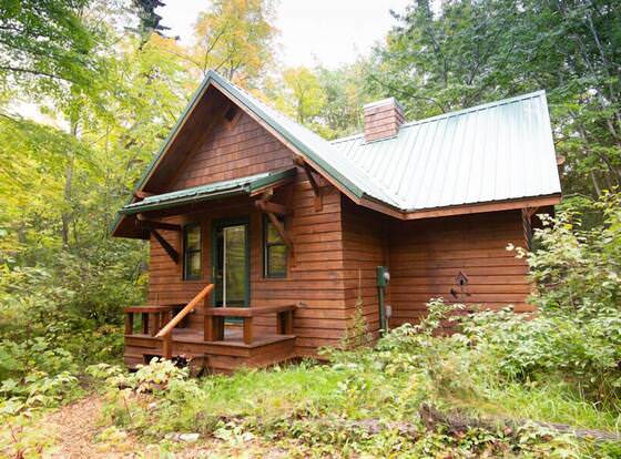 Brickyard Cottage 3 by Winfield Inn allows check-in for 18 year-old guests