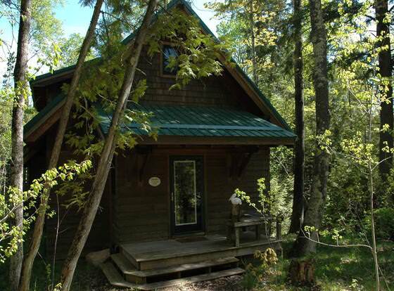 Brickyard Cottage 20 by Winfield Inn allows check-in for 18 year-old guests