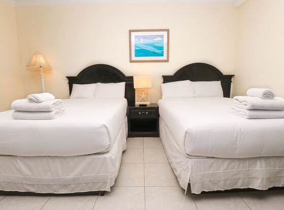512 Parcial Ocean View Hollywood Beach Resort allows check-in for 18 year-old guests